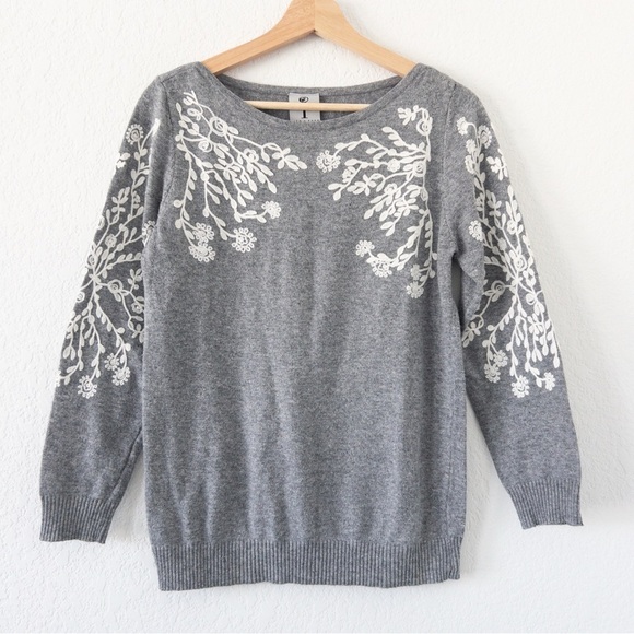 Rain + Rose Sweaters - Rain + Rose Gray Embroidered‎ Floral Angora Sweater Size Small